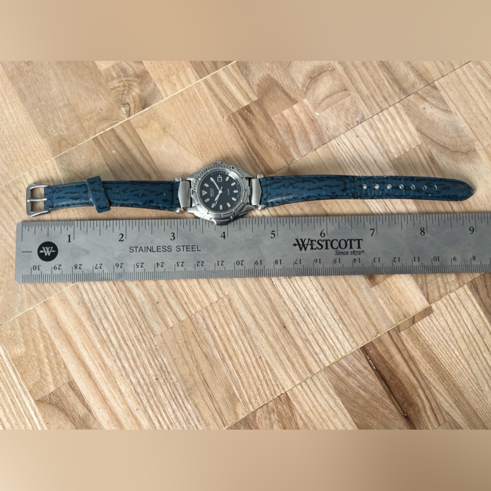 Seiko Rare Vintage Ladies Watch Blue Dial Stainless Case 10 BAR, Blue Leather - Picture 15 of 16